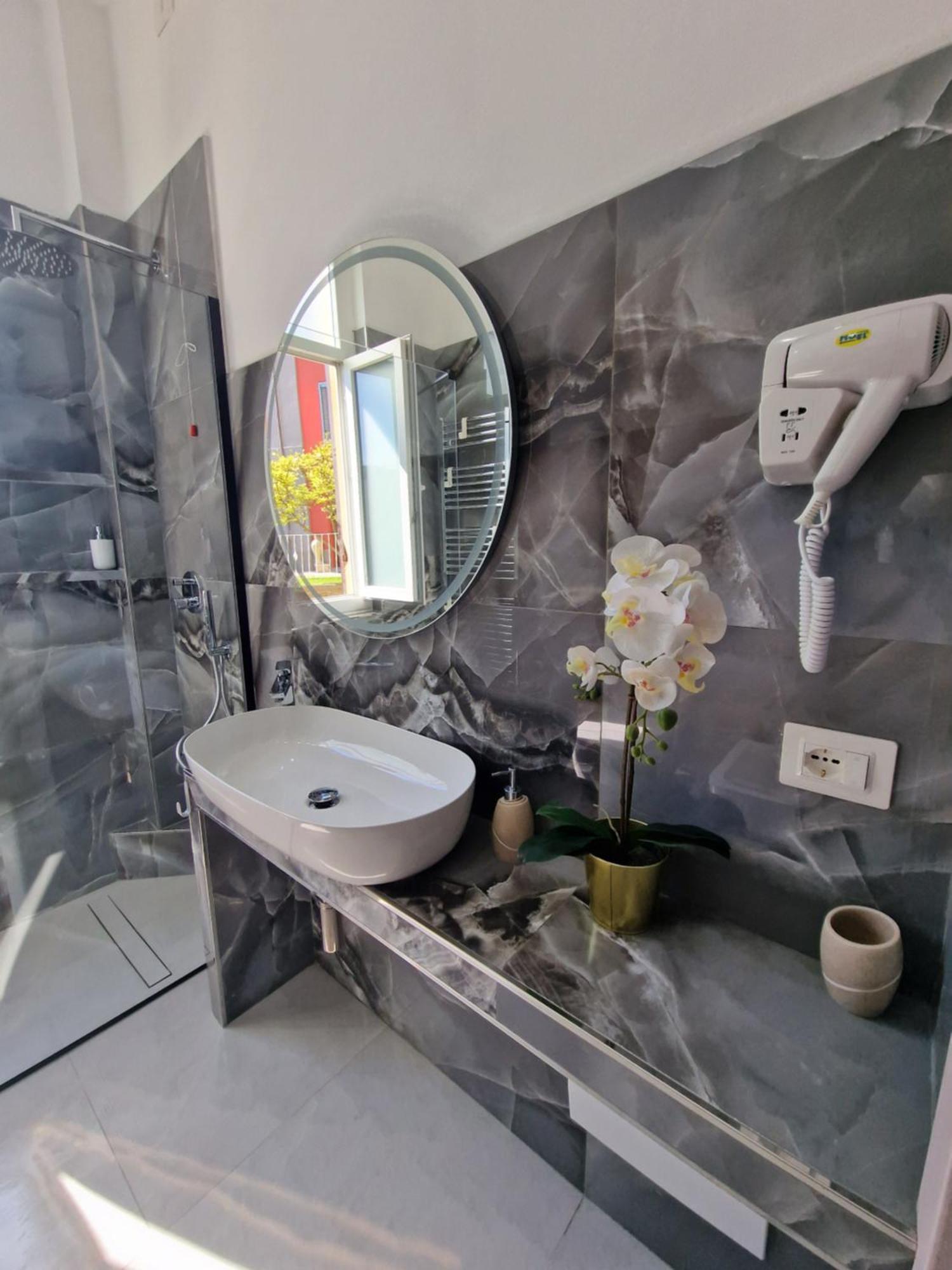 Apartamento La Casa Della Stazione La Spezia Exterior foto